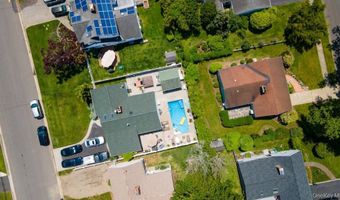 31 Grand Central Ave, Amityville, NY 11701