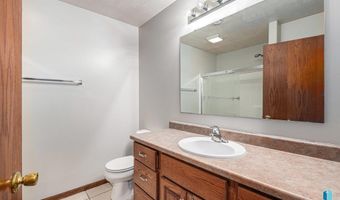410 N 9th Ave, Brandon, SD 57005