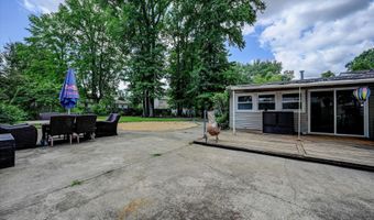 10 7th St, Aberdeen, NJ 07747