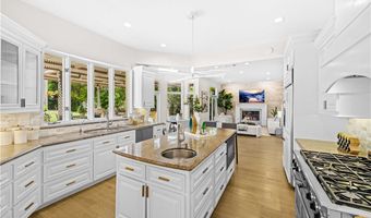 8125 E Oxley Ct, Anaheim, CA 92808