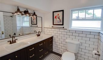 205 E 12th St, Alton, IL 62002