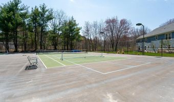 2 Turnberry Cir 113, Bedford, NH 03110