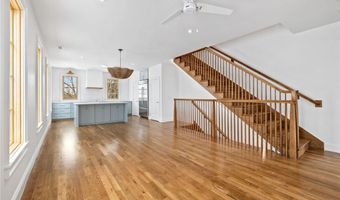 349 SE 4th St, Bentonville, AR 72712