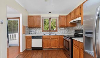 29 Teakwood Dr W, Coventry, RI 02816