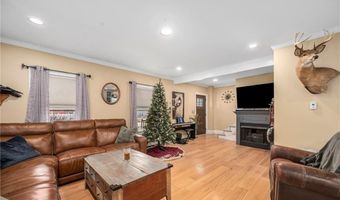 15 Park Ave, Burrillville, RI 02830
