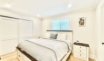 225 Hoyt St, Darien, CT 06820