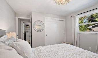 3313 S WEBSTER Ave, Allouez, WI 54301