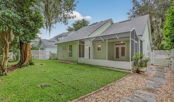 800 PARADISE Ln, Atlantic Beach, FL 32233