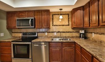 917 Claytonbrook Dr 4, Ballwin, MO 63011