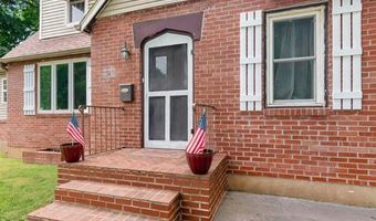 421 W College St, Aurora, MO 65605