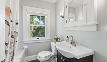 1115 Douglas St, Alexandria, MN 56308