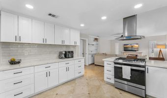925 Moody Dr, Escondido, CA 92027