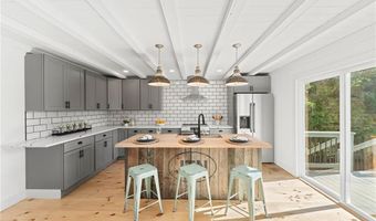 95 Capstan St, Jamestown, RI 02835