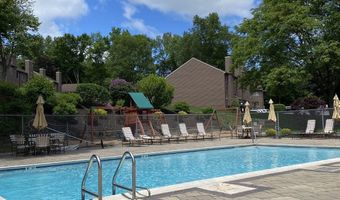 166 Old Brookfield Rd 20A5, Danbury, CT 06811