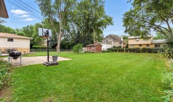 826 S Roosevelt Ave, Arlington Heights, IL 60005