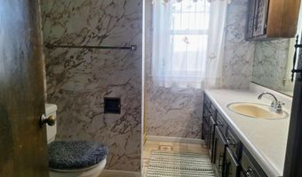 25 Eighth St, Auburn, ME 04210