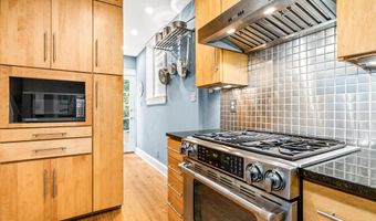 1716 IRVING St NW, Washington, DC 20010