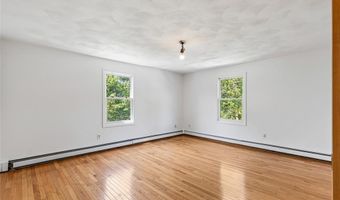 8 Ashley Dr, Lincoln, RI 02865