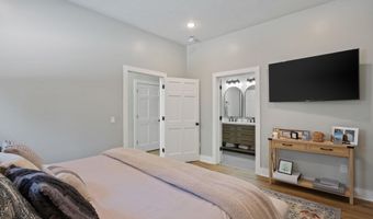 9815 Snow Pointe Dr SE, Alto, MI 49302