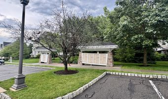 50 Lawrence Ave 50, Danbury, CT 06810