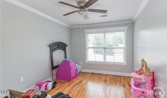 112 W 52nd St, Savannah, GA 31405
