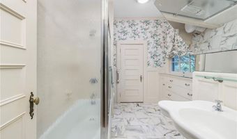360 RUMSTICK Rd, Barrington, RI 02806