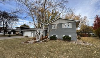 1021 NE 15th Ave, Aberdeen, SD 57401