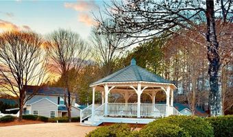 968 Windcroft Cir NW, Acworth, GA 30101