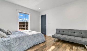 215 E Oakview Rd, Asheville, NC 28806