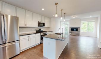 2731 Bristol Rdg Dr, Ann Arbor, MI 48105