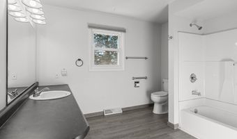 701 E LONGVIEW Dr, Appleton, WI 54911