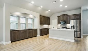 104 Gateway Dr, Alvarado, TX 76009