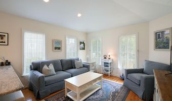 16 Amberwood Ct, Bourne, MA 02532