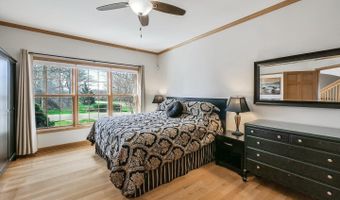 500 E Sherwood Dr, Addison, IL 60101