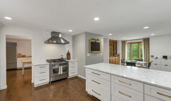 8 W Gate Dr, Bow, NH 03304