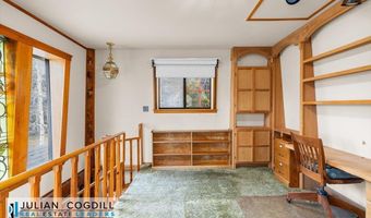 9267 Red Creek Rd, Casper, WY 82604