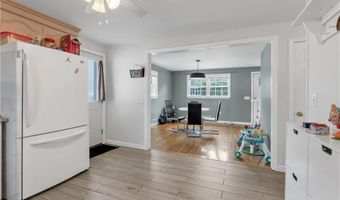 35 Pleasant View Dr, North Providence, RI 02904