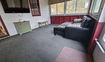 12 Beach St, Alton, NH 03810