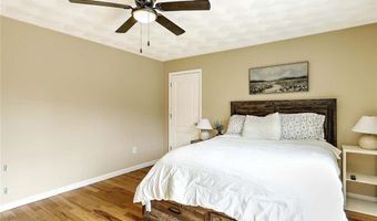 5 Craigie Ave, Johnston, RI 02919
