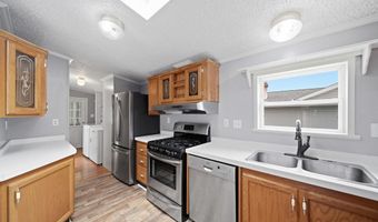 817 Savannah River Dr, Adrian, MI 49221