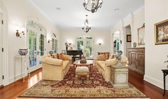 26 Pequot Ln, New Canaan, CT 06840