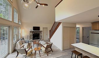 15 Shakespeare Dr, Albrightsville, PA 18210