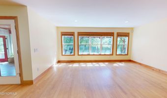 245 Lakeside Dr, Aberdeen, NC 28315