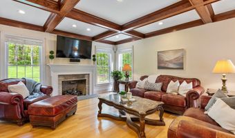 64 Warren Gln, Burlington, CT 06013
