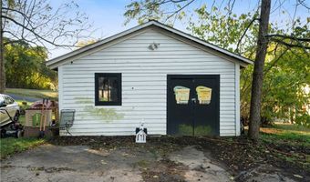 112 Cherry St, Adairsville, GA 30103