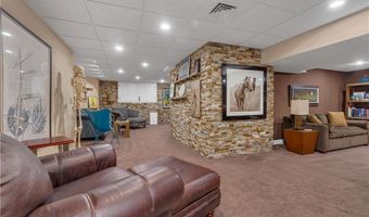 35 TIMBERLAND Dr, Lincoln, RI 02865