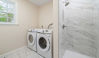 6 El Toro Dr, Bristol, CT 06010