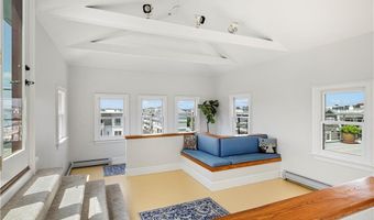 433 Thames St E, Newport, RI 02840