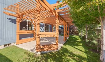 63336 NW Lavacrest St, Bend, OR 97703