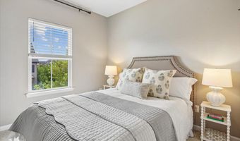 43498 APPLE ORCHARD Sq, Ashburn, VA 20148